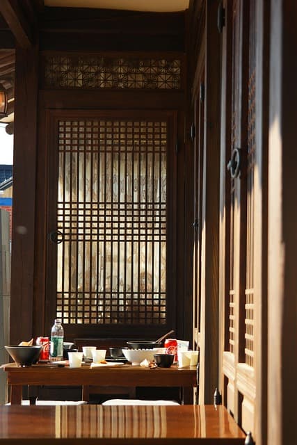한옥 벽체 두께와 겨울철 단열 효율성 비교