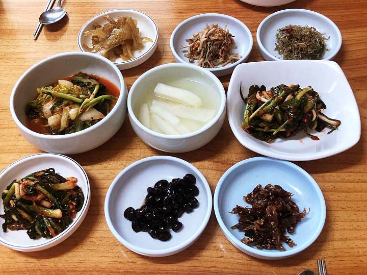 토요일은 밥이좋아 예산 덕산 온천 낙지 전골 맛집 50년 내공 낙지볶음 활낙지 낙지버섯전골 예산10미 현지인 추천 토밥 좋아 방송정보