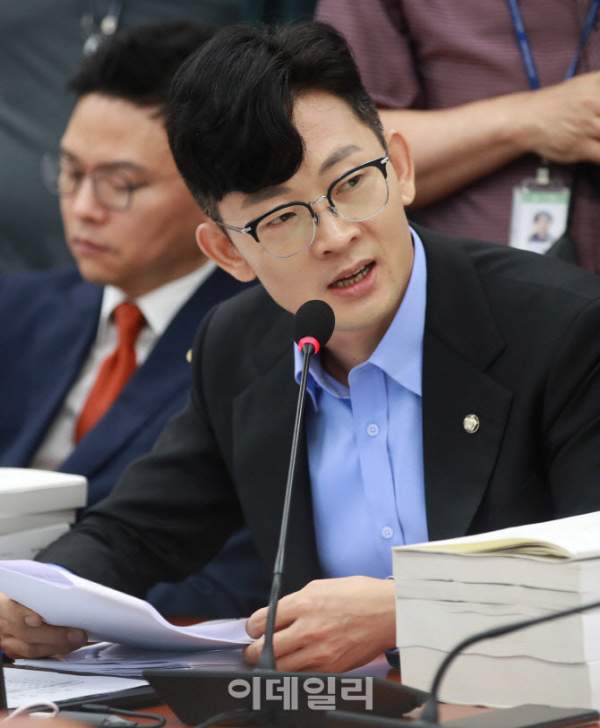 박충권 탈북자
