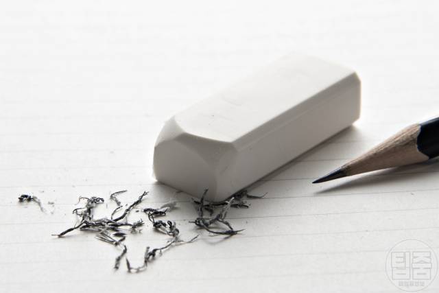 고무지우개 발명