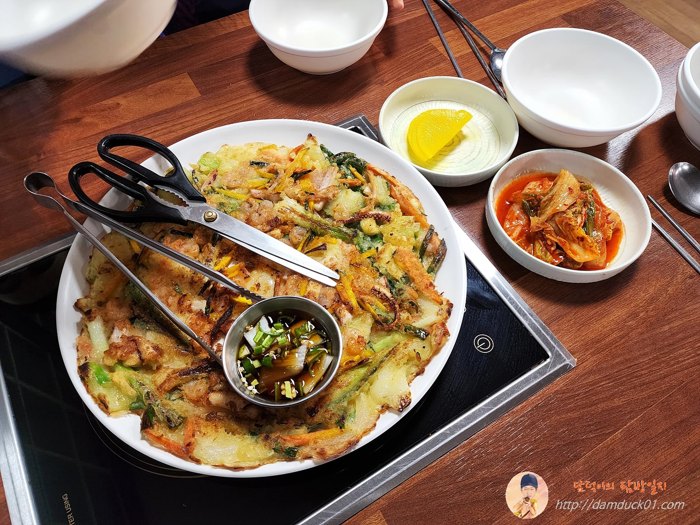 해물파전, 단무지, 배추김치