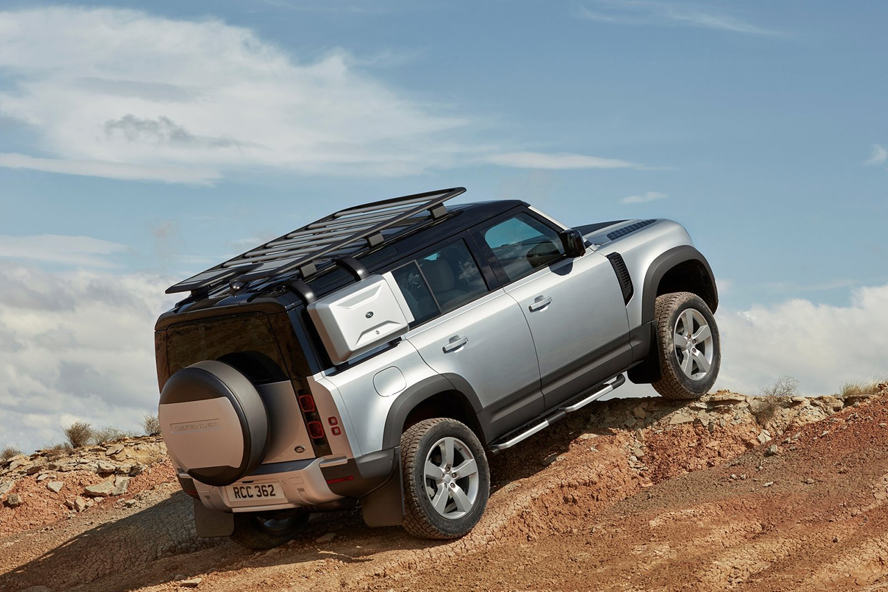 랜드로버 디펜더 130 중고차