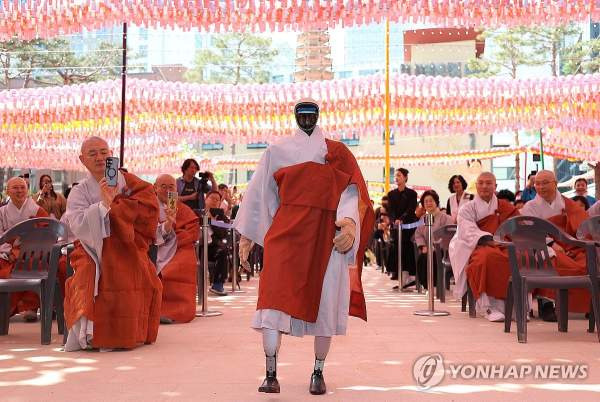 로봇 스님 가비: 조계사 수계식 현장 공개! '로봇 오계'에 담긴 AI 윤리의 비밀