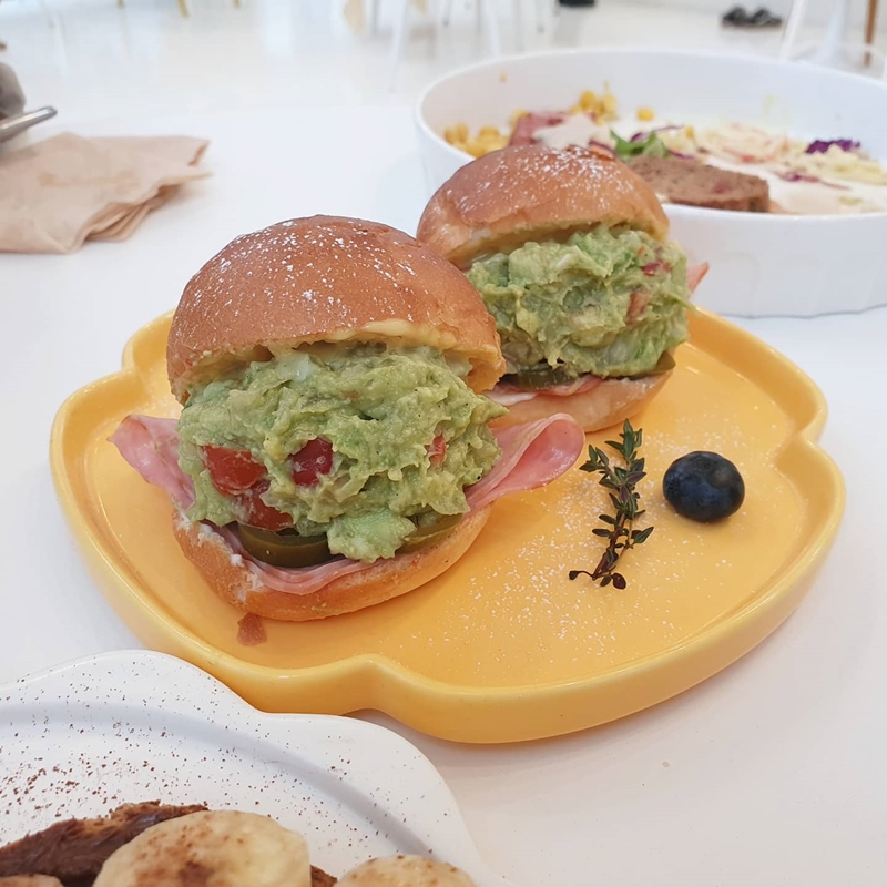 아보카도-샌드위치