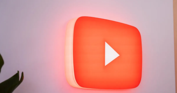 YouTube는 iOS 사용자에게 개인화된 광고 제공을 위해 새로운 추적 허용 정책(이미지출처-9to5google)