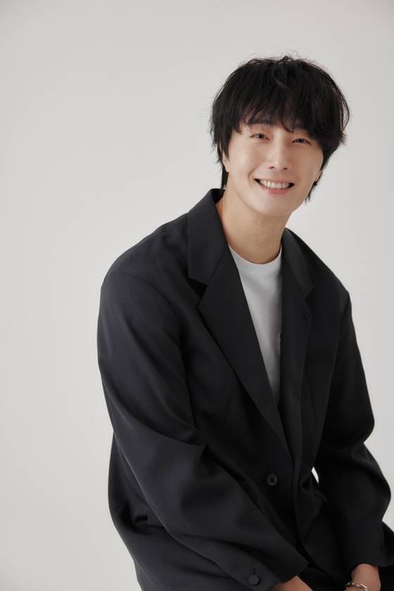 정일우 소속사, 열애설에 대해 “사생활이라 확인 어려워”