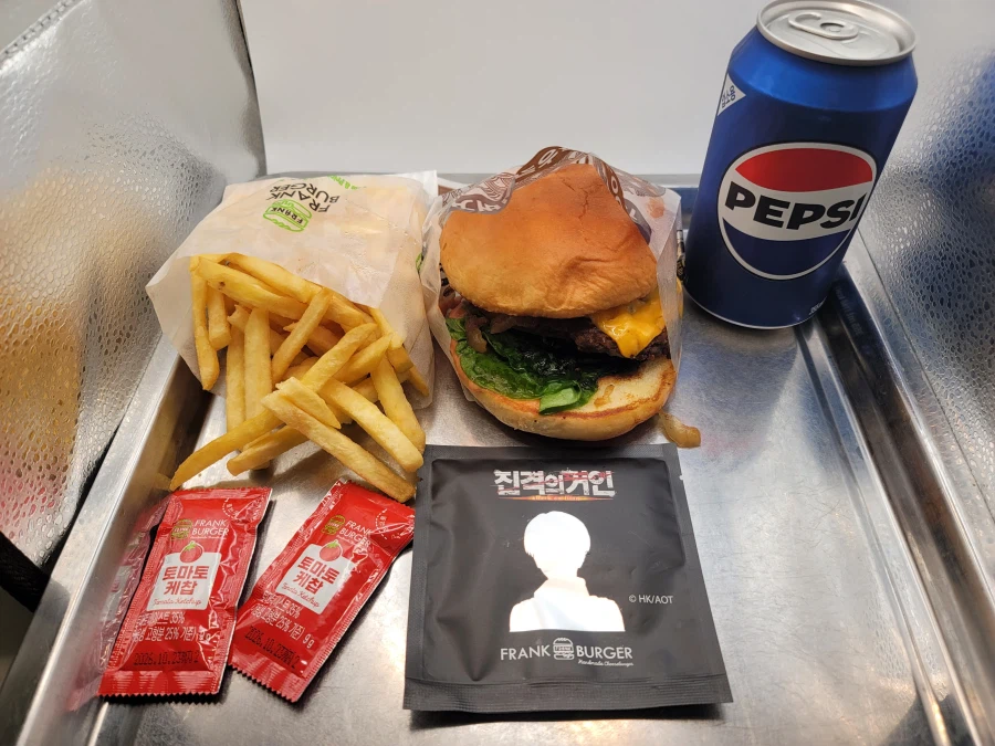 프랭크버거 진격의 거인 협업