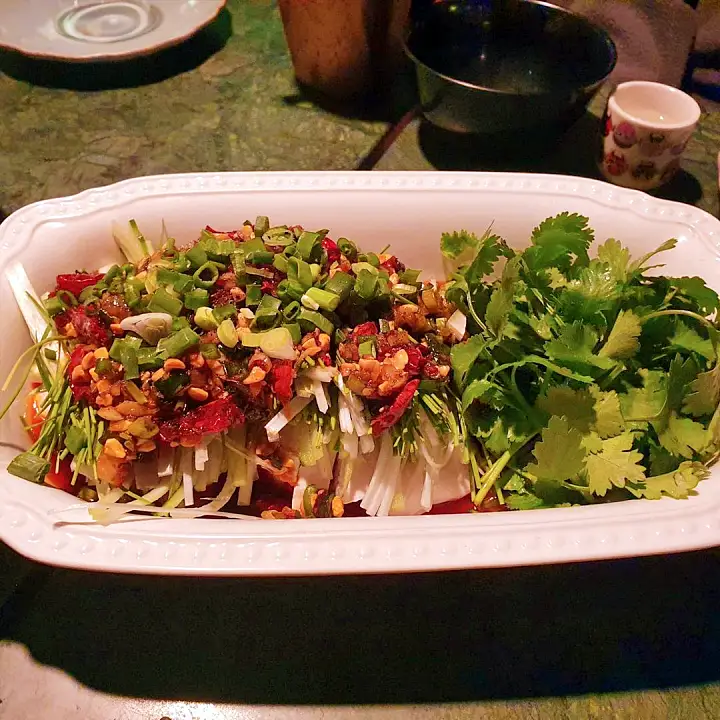 토요일은 밥이 좋아 토밥 국내산 사천 쓰촨식 비빔면, 고량주로 만든 특제 연태 칵테일 한남동 이태원 김종민 박명수 노사연 찐 단골 맛집 추천 토밥즈 방송정보