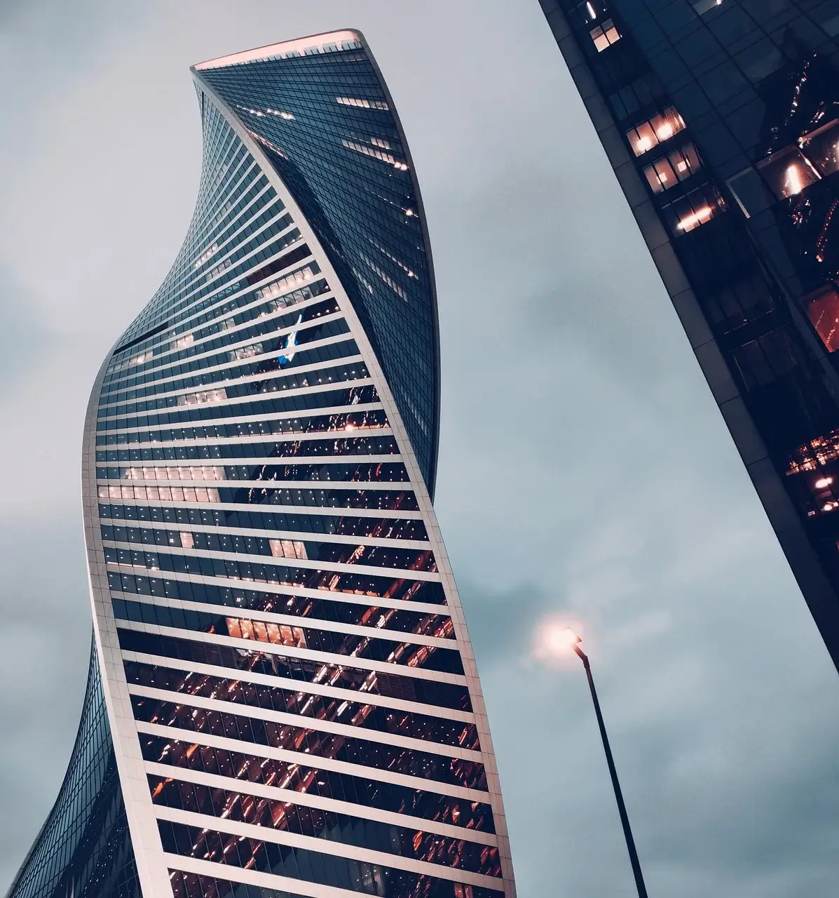 환율 변동이 투자에 미치는 영향과 대처법