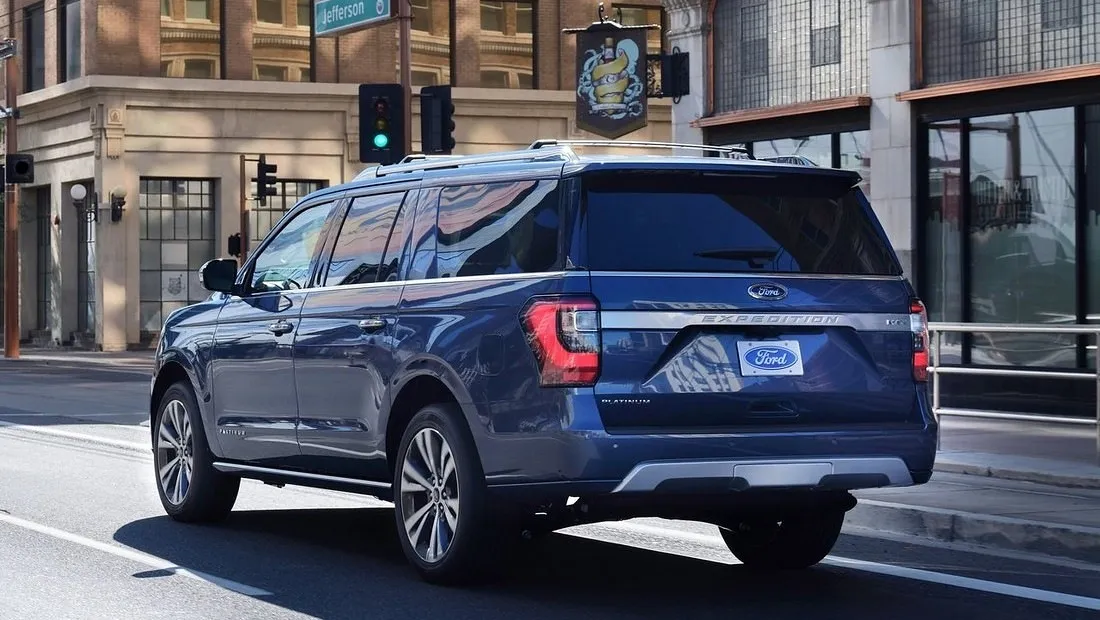 구형 익스페디션 후면