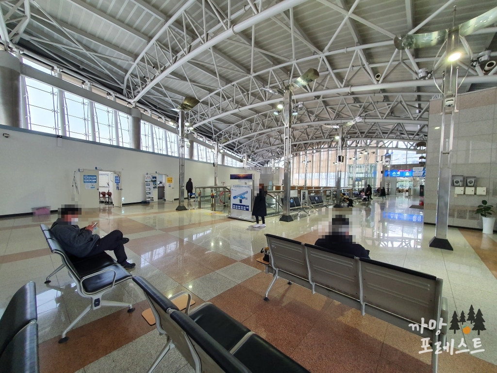 여객터미널 내부 2