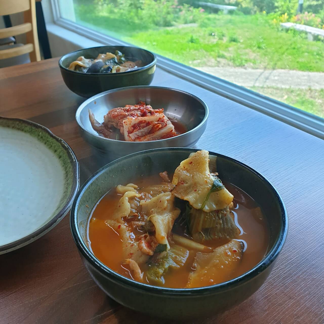 식객 허영만의 백반기행 297회 귀궁 육성재와 함께한 춘천 밥상 춘천 메기구이와 메기매운탕 맛집