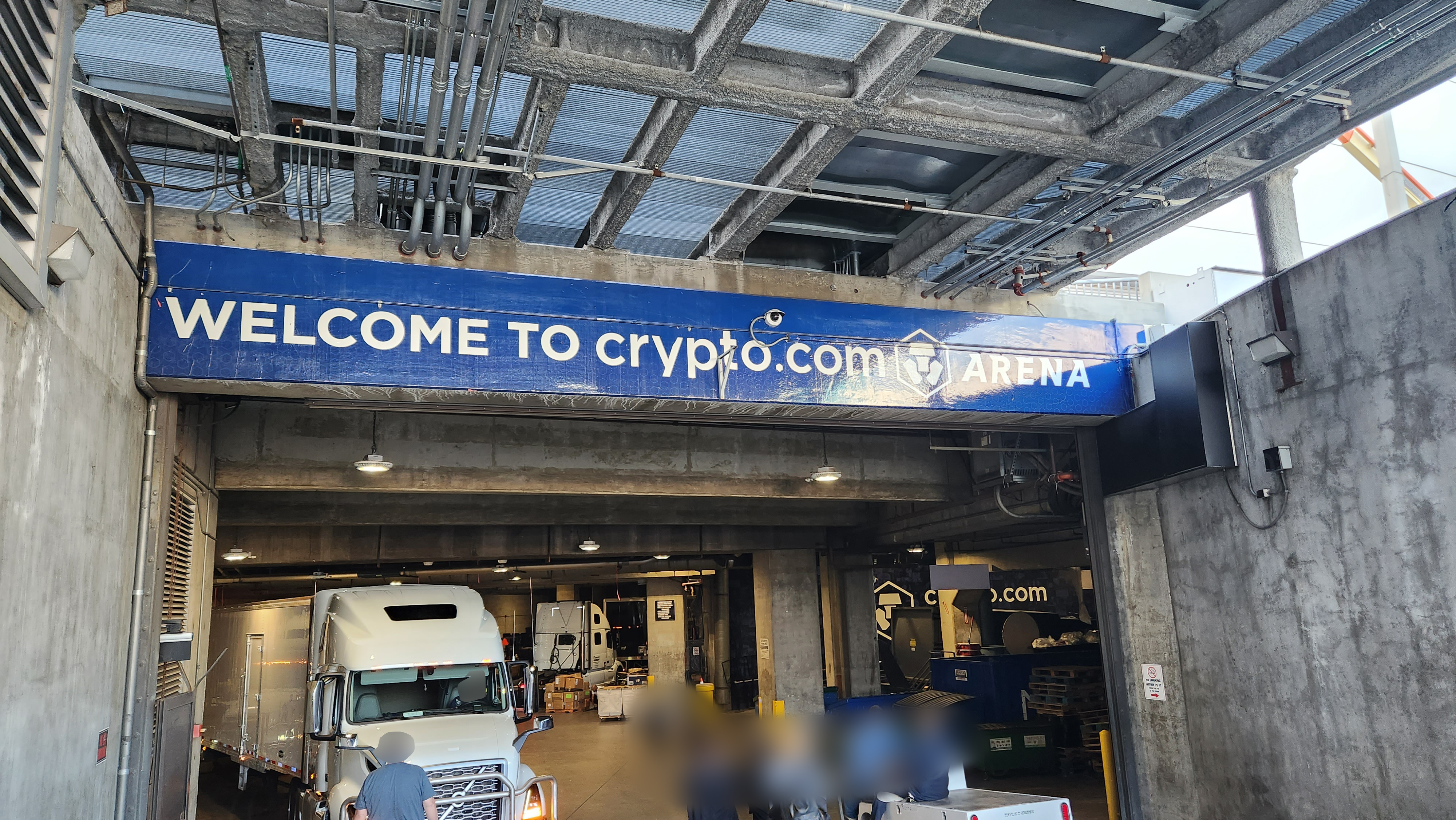 크립토 닷컴 아레나 로딩덕