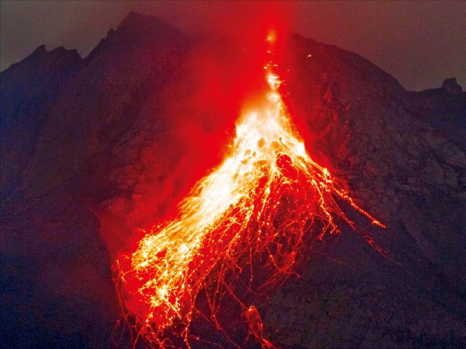 인도네시아 화산 폭발