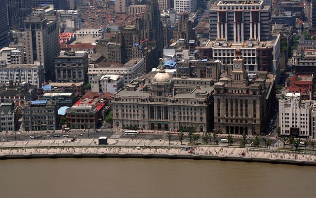 자율주행차와 스마트 도로의 통합 솔루션