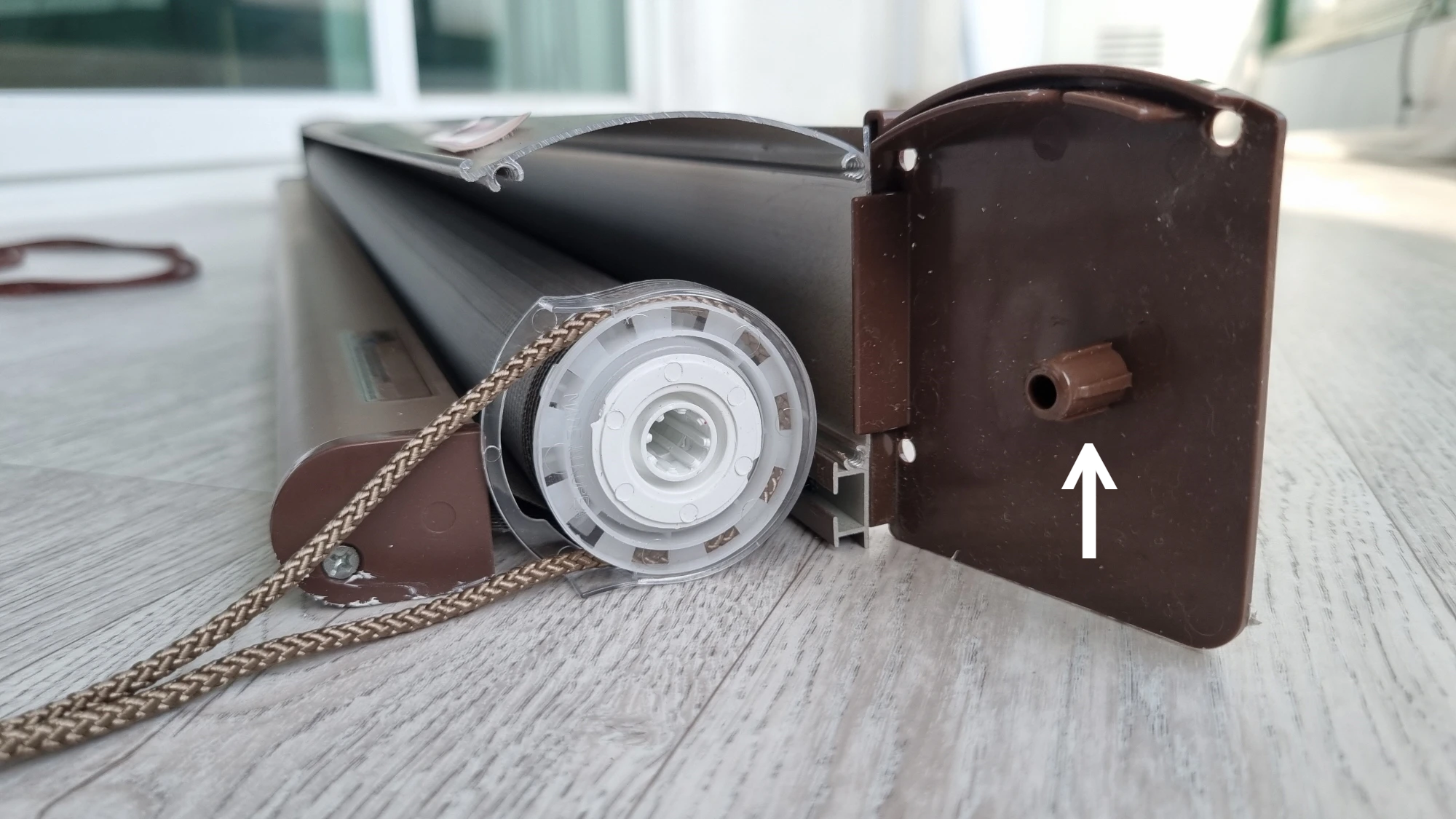 블라인드 커버 열린 모습