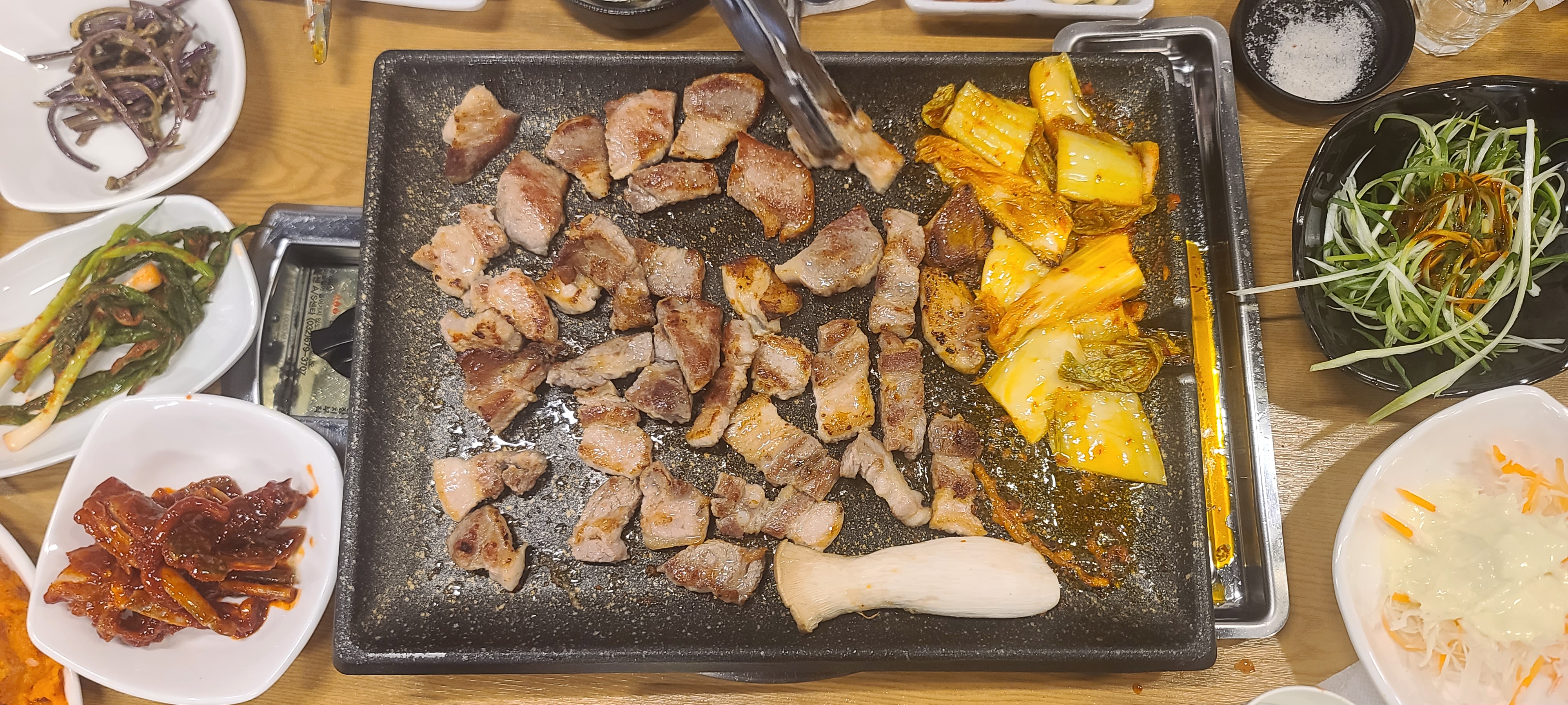 삼겹살맛집 을지대맛집 돼지한판 은행시장맛집 성남맛집 친절한사장님 메뉴판 삼겹살 항정살 목살 치이익 달걀찜 된장찌개