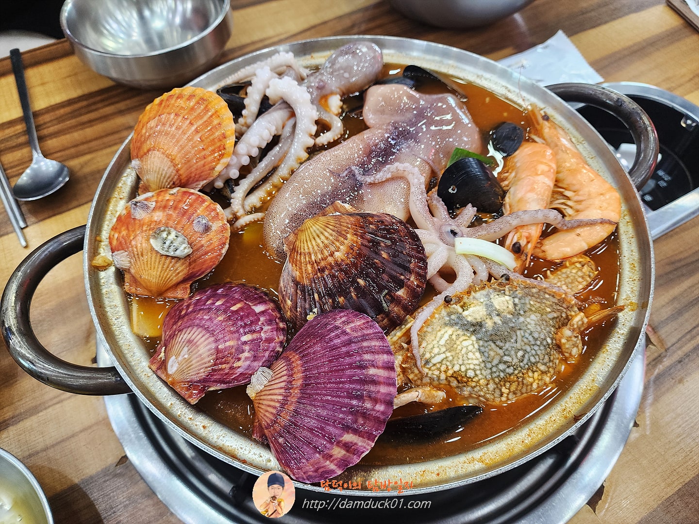 얼큰해물칼국수