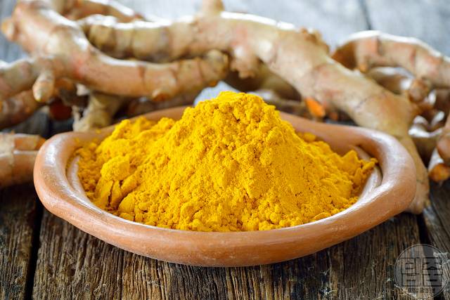 암과 싸우는 음식 암예방 음식 강황 효능