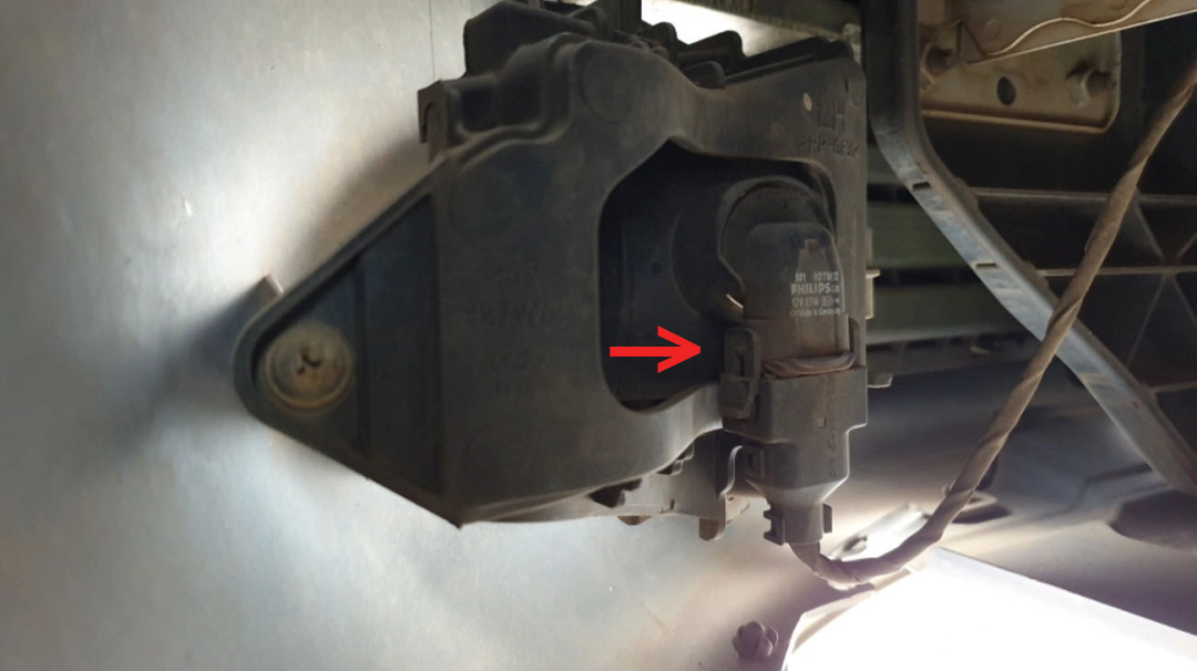 전원 잭 끼운 모습