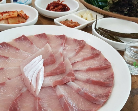 제주 우도 해산물집 '회양과국수군'