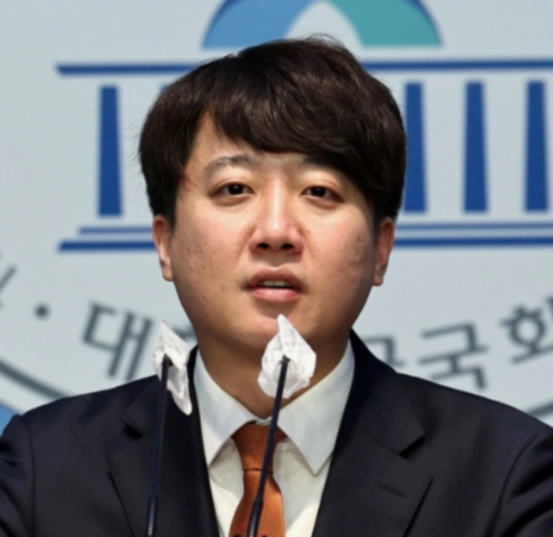 이준석 군대 여성 징병제 남녀 갈라치기