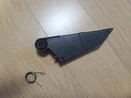 무선 충전식 전기톱 조립방법