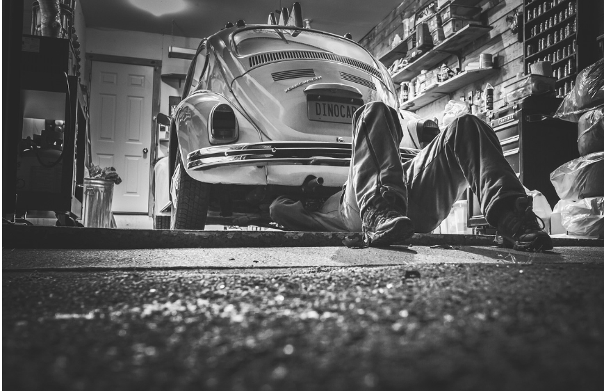 자동차 정비소 사진