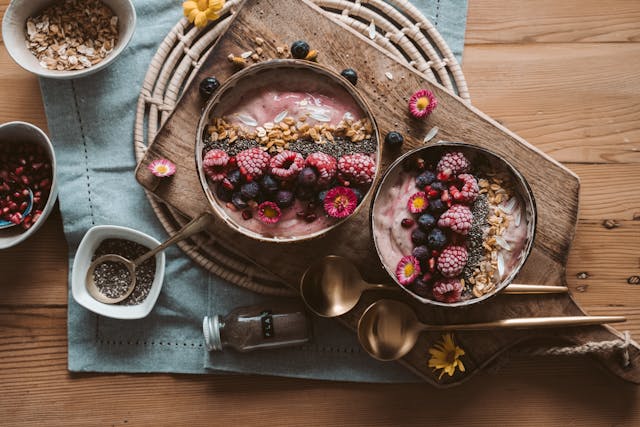 there in blueberry, plate.. on the table