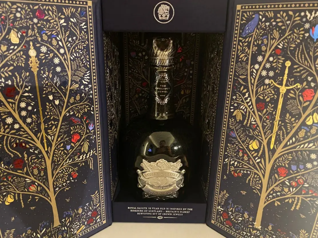 로얄살루트 32년 산과 함께 (면세점 가격)