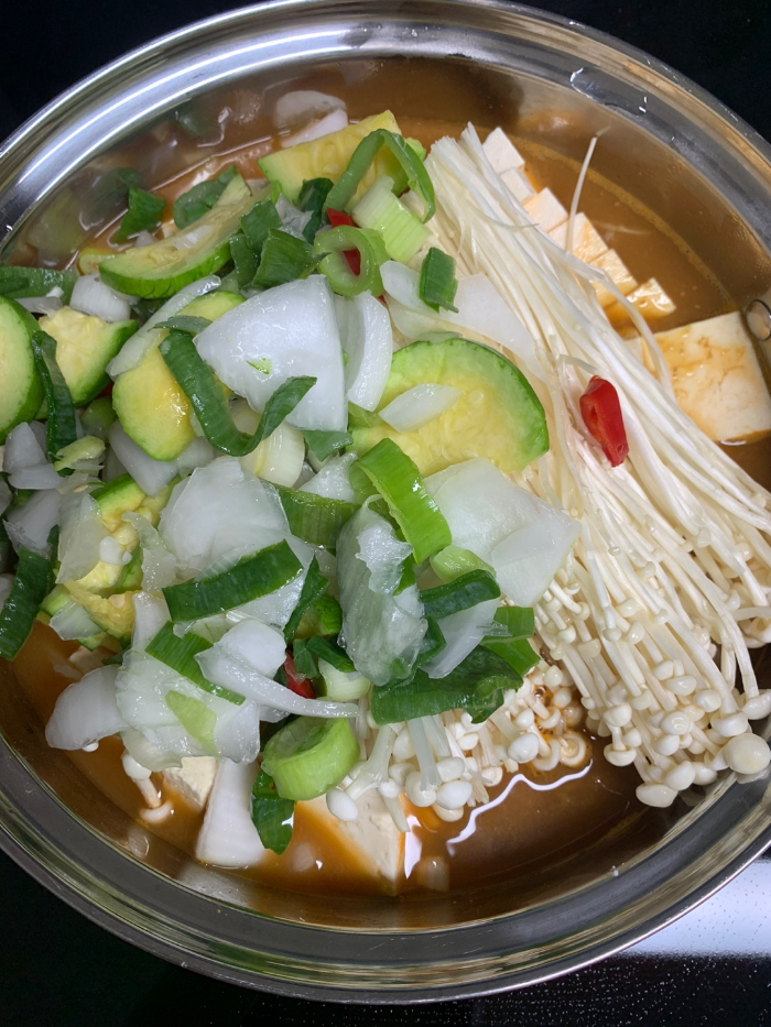 피코크 영월식 청국장 밀키트 조리 준비 사진