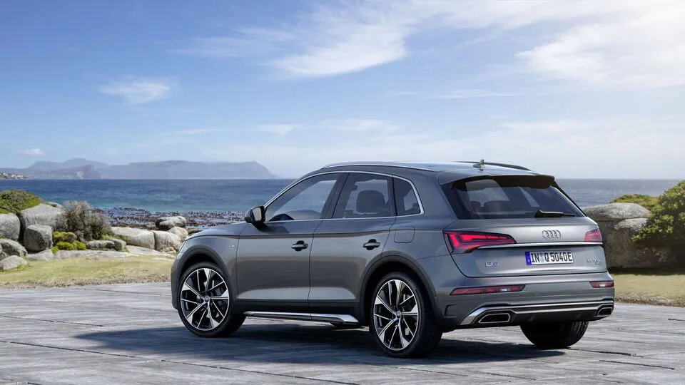 아우디 Q5 TFSI e 이미지