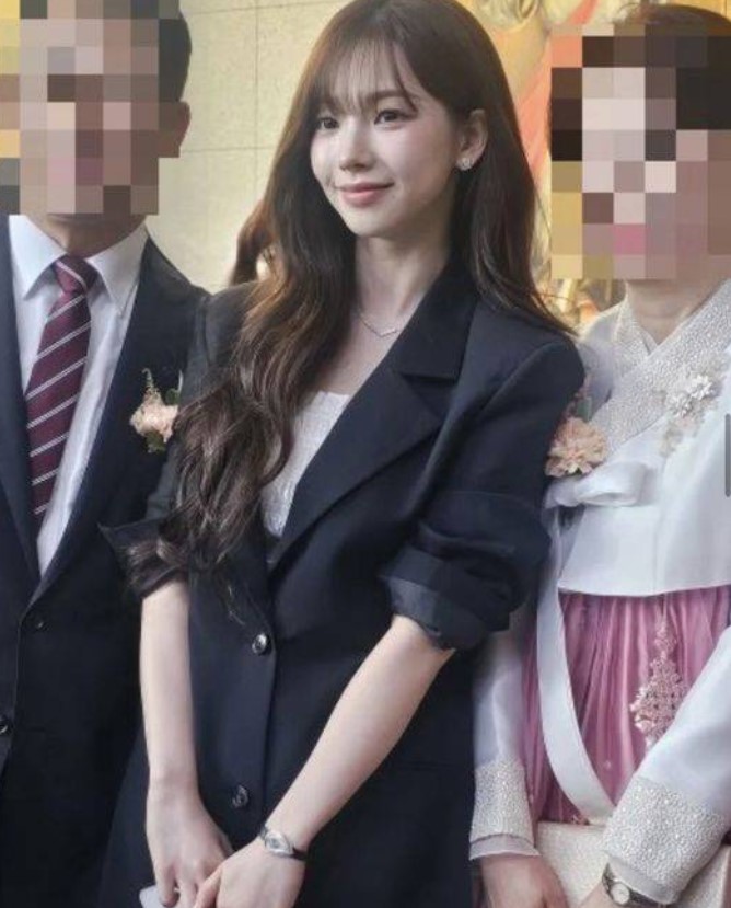 카리나, 친언니 결혼식서 강제 &lsquo;민폐 하객&rsquo; 등극&hellip;신부보다 예뻤다?에스파 카리나, 간호사 언니 결혼식서 인형 비주얼 관련 사진 2