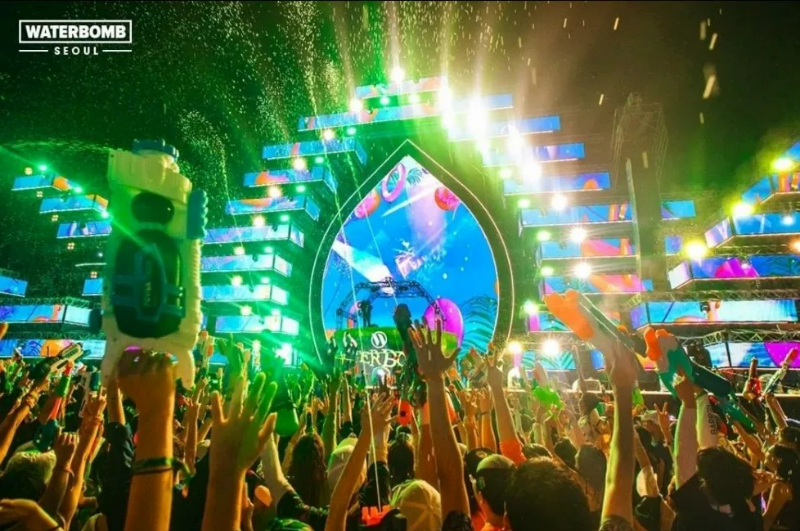 워터밤 축제 행사 장면