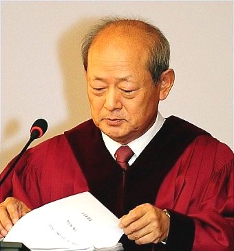 송두환 국가인권위원장 헌법재판관 경력