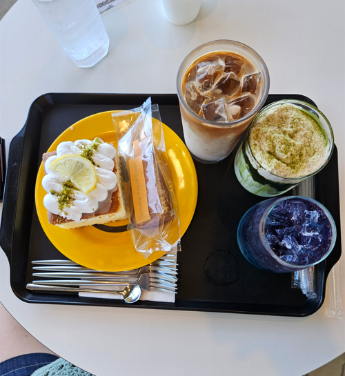 제주가볼만한곳 애월카페 레이지 펌프 1층 음료 2층