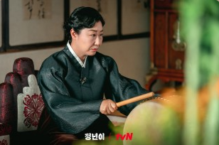 무대 뒤의 미친 존재감, 강소복