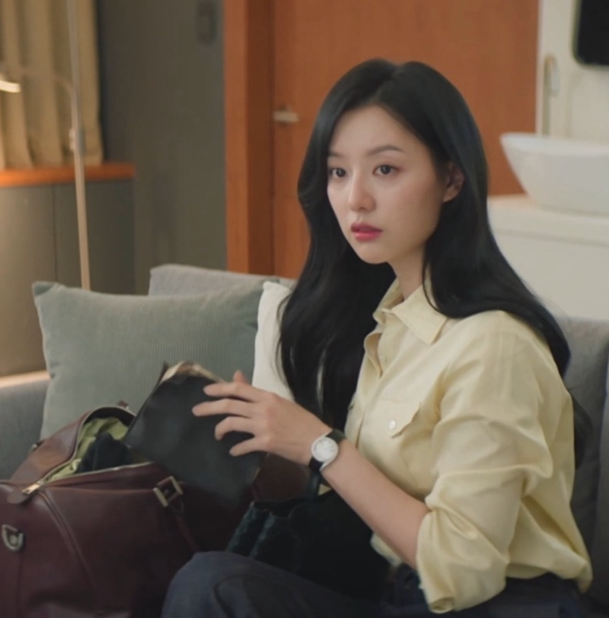 눈물의 여왕 16화 김지원 가방