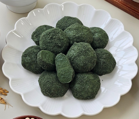 한국의 떡 종류 인절미-쑥 인절미