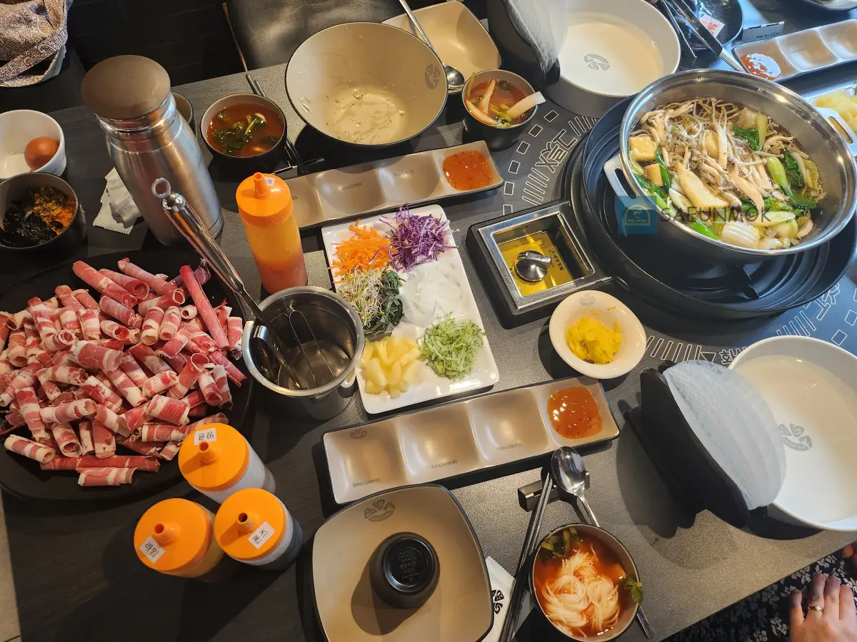 소담촌-화정점-월남쌈-샤브샤브