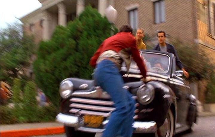 백-투-더-퓨처-스틸컷-교통사고-장면