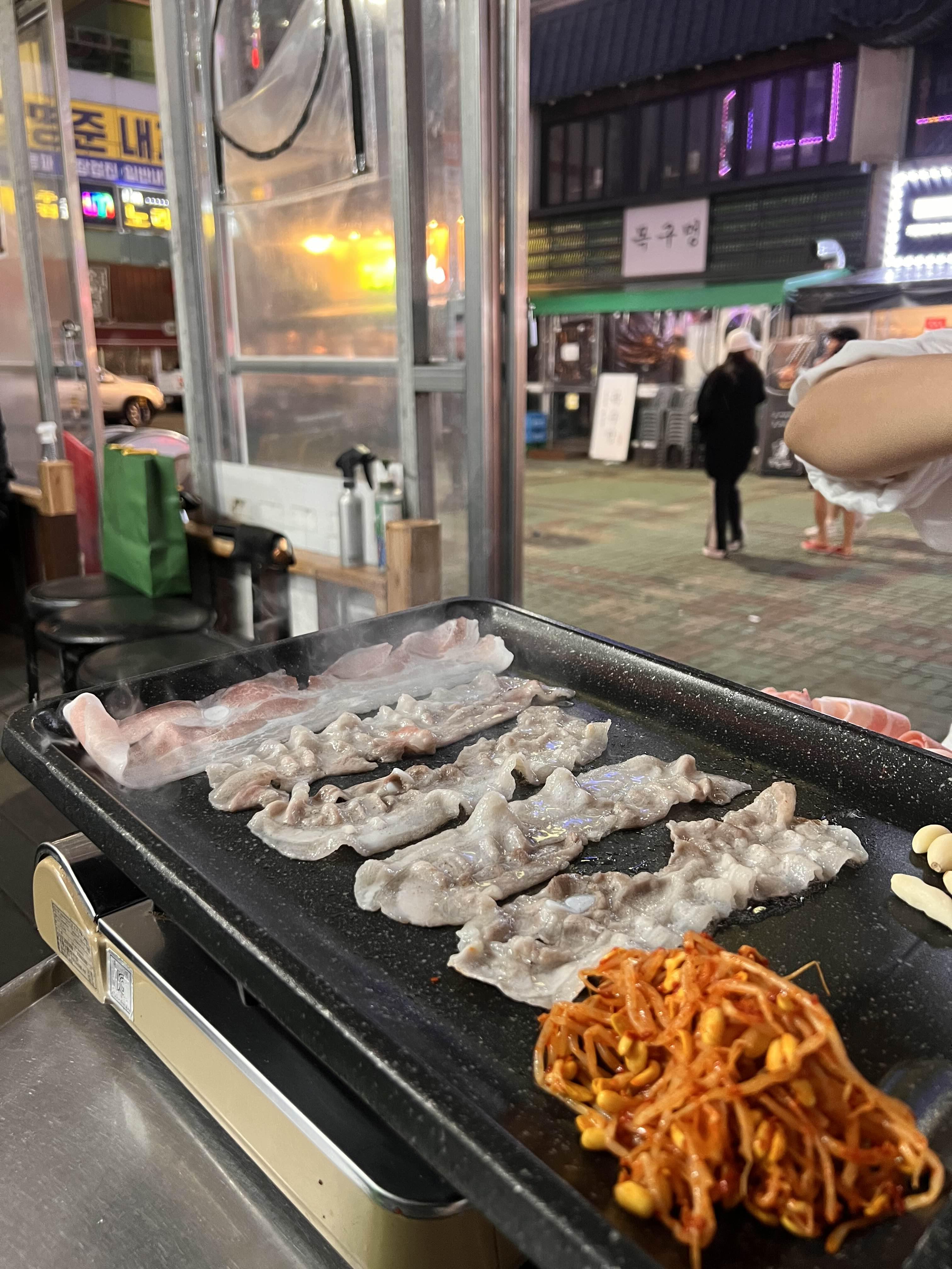 선선한 바람을 맞으며 구워먹는 대패는 언제나 옳다.