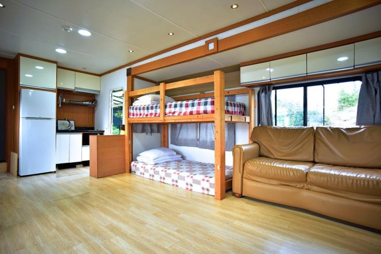 제주 바닷가 캠핑 '제주캠핑카라반' 미리보기