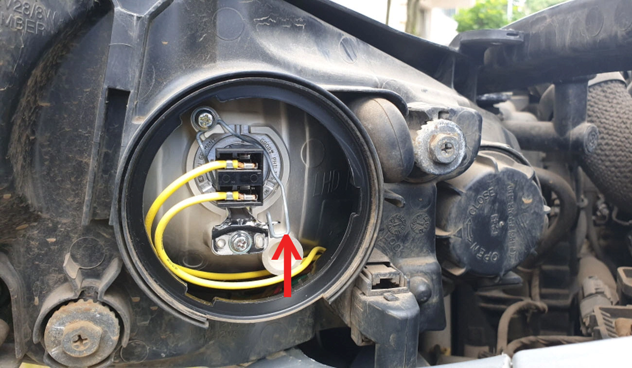 아반떼HD 헤드라이트 램프 모습