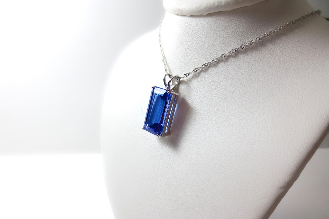 탄자나이트 (Tanzanite) 이야기