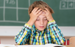 아이의 머리에 생긴 혹