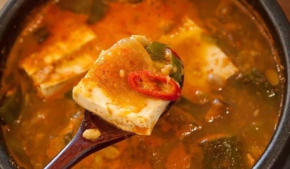 영양 가득한 건강 식단 된장찌개