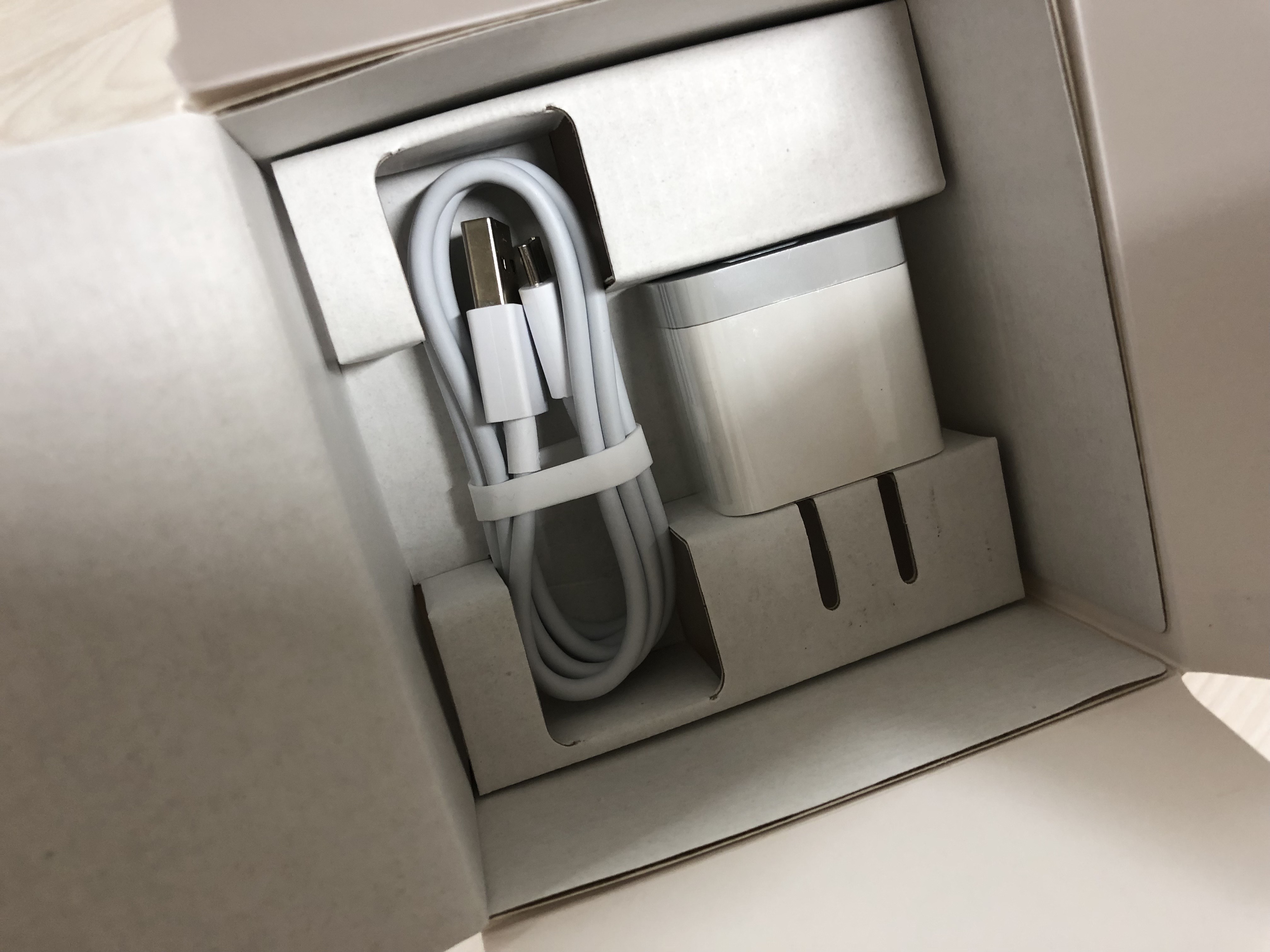 샤오미 스마트 홈 iOT 게이트웨이 - 구성품