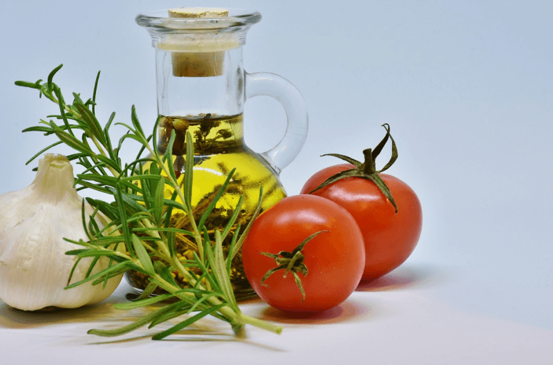 식물성 지방 올리브 오일의 다양한 효능들