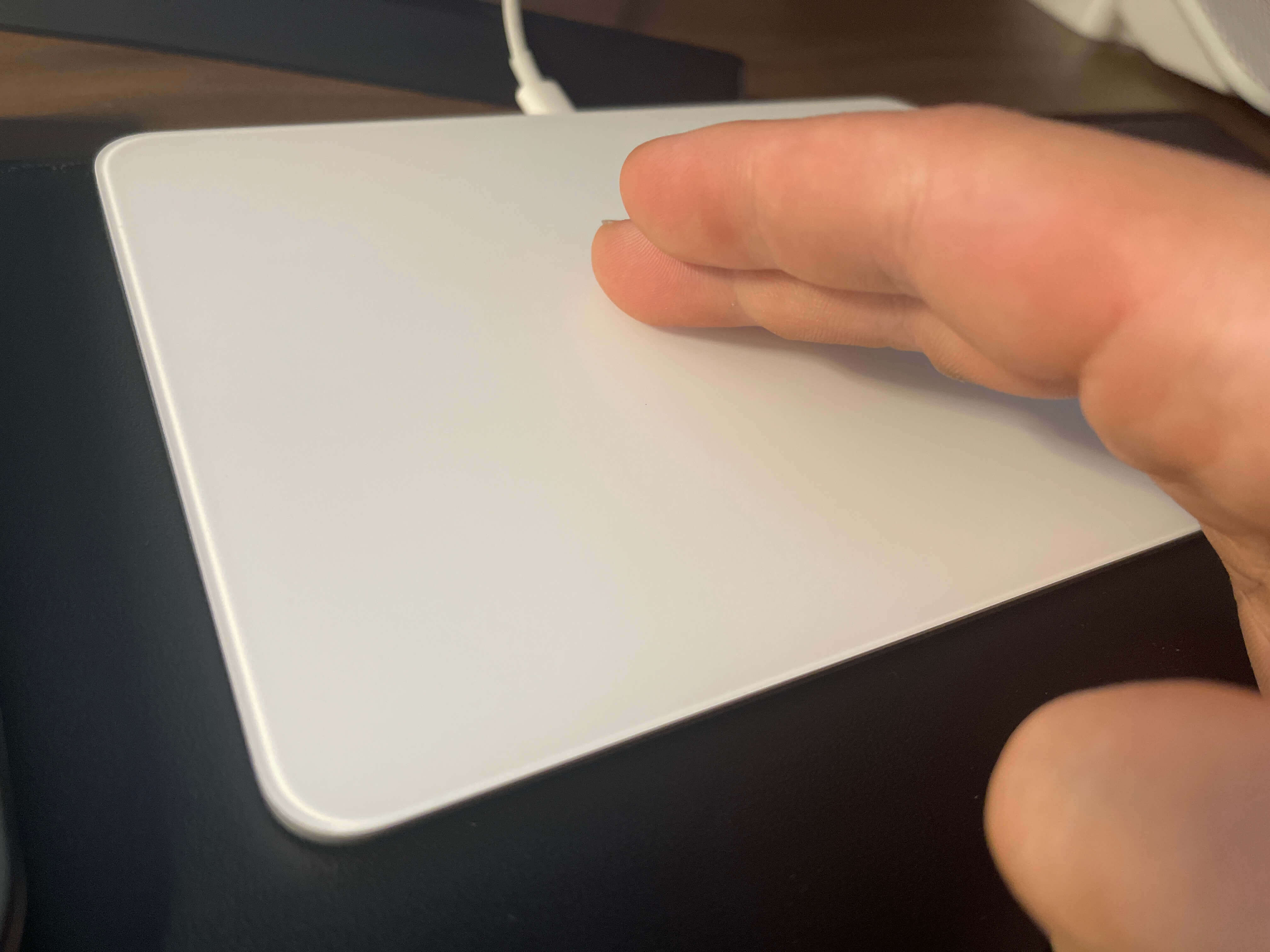 매직패드2 제스쳐 사용모습